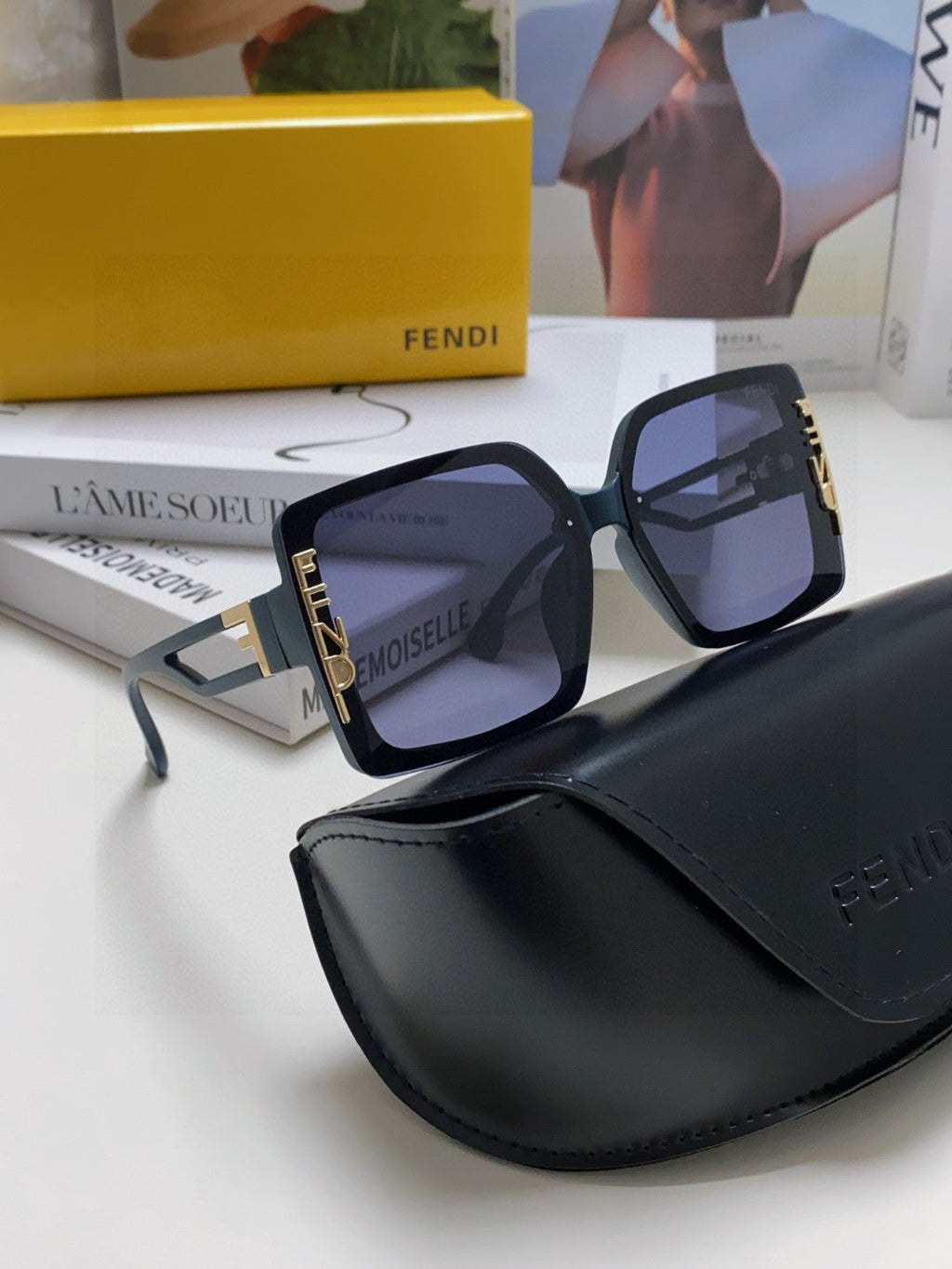 FF DIAMONDS SQUARE FRAME SUNGLASSES 575802 IN ACETATE