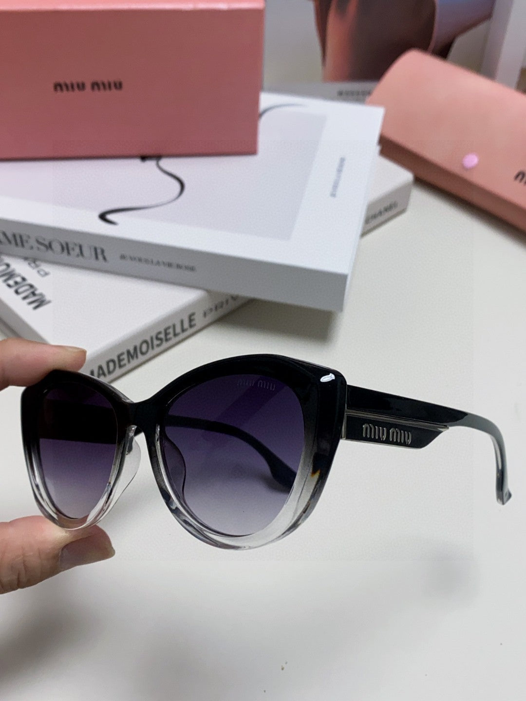 GLIMPSE SUNGLASSES 576813 IN BLACK AND CLEAR ACETATE